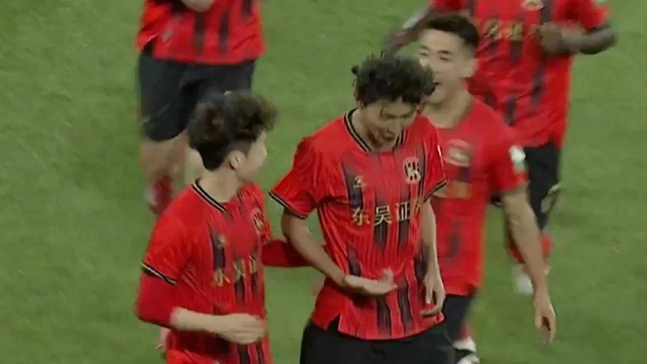 包含斯佩齐亚客场惜败，积分无变化的词条