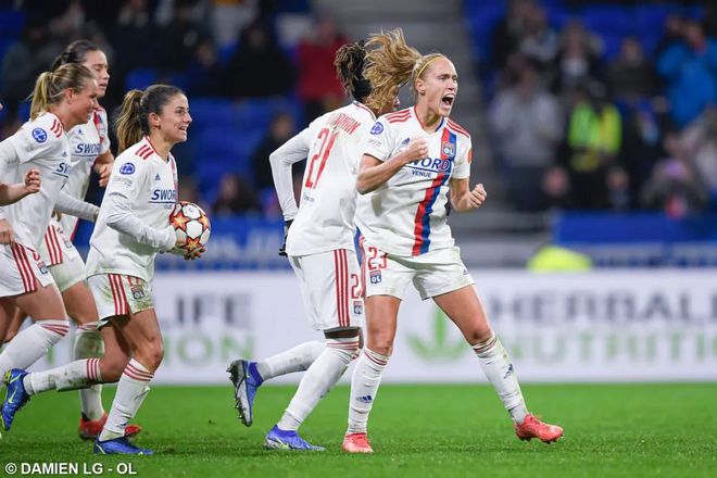 英格兰女足终结德军连胜 英格兰女足终结德军连胜