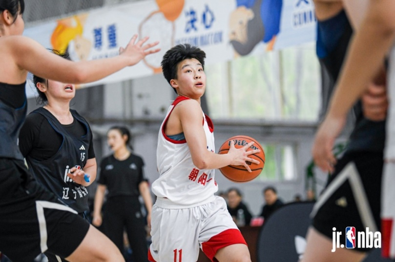 韩国篮球比赛精彩比拼，胜负悬念