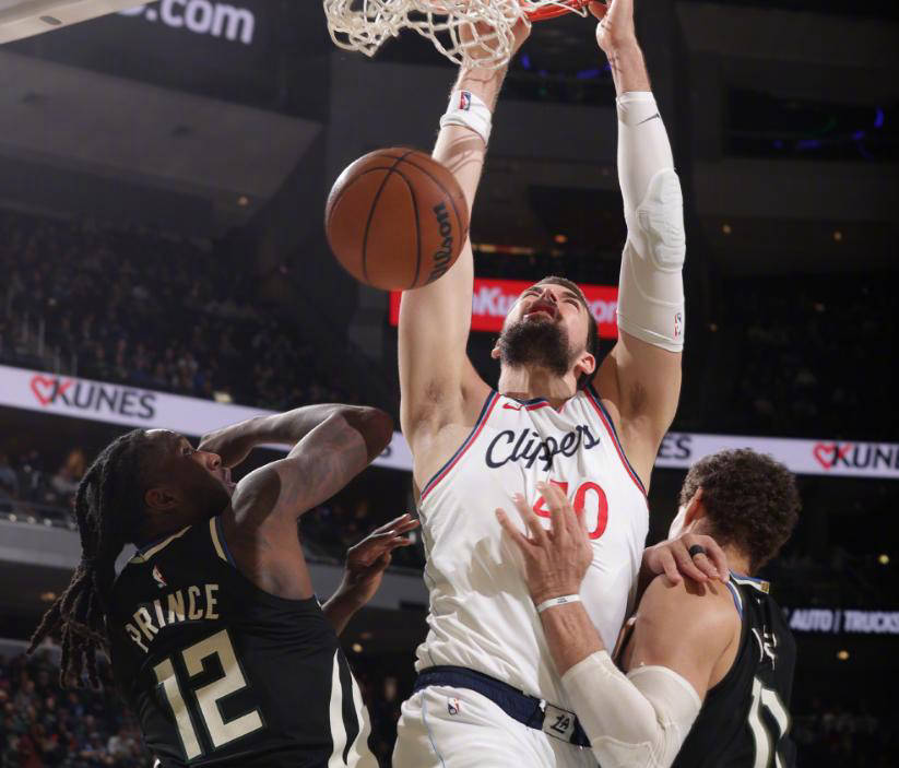 快船两连胜，利拉德助开拓者击败