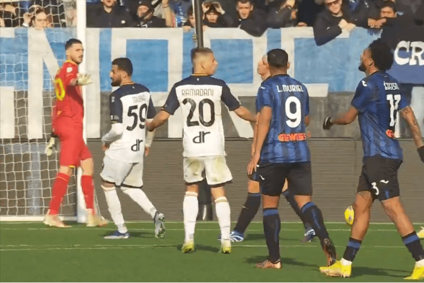 关于老妇人客场告捷,延续不败纪录的信息 关于老妇人客场告捷,延续不败纪录的信息