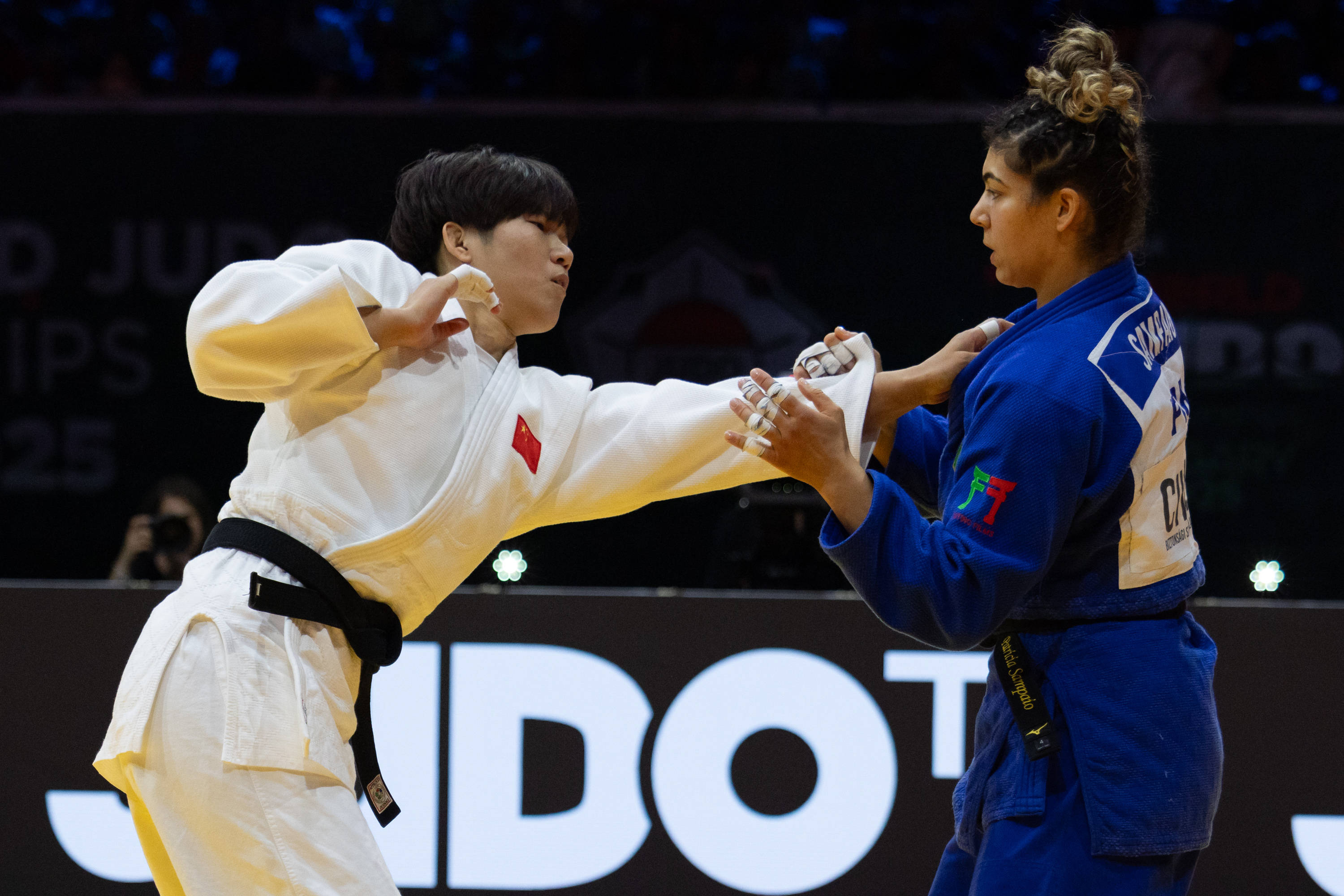 黎巴嫩运动员在柔道比赛中夺魁