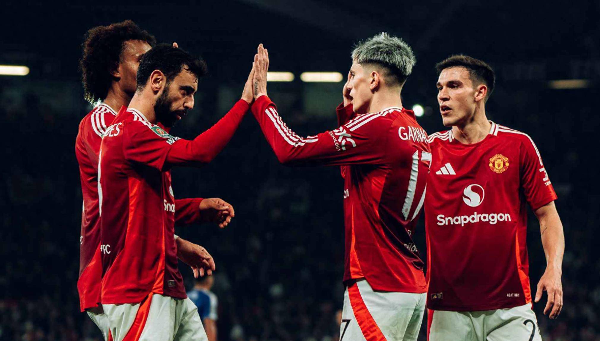 关于曼联主场击败沃特福德，取得关键胜利的信息