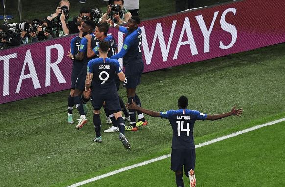 比利时队连续获胜晋级引发热议