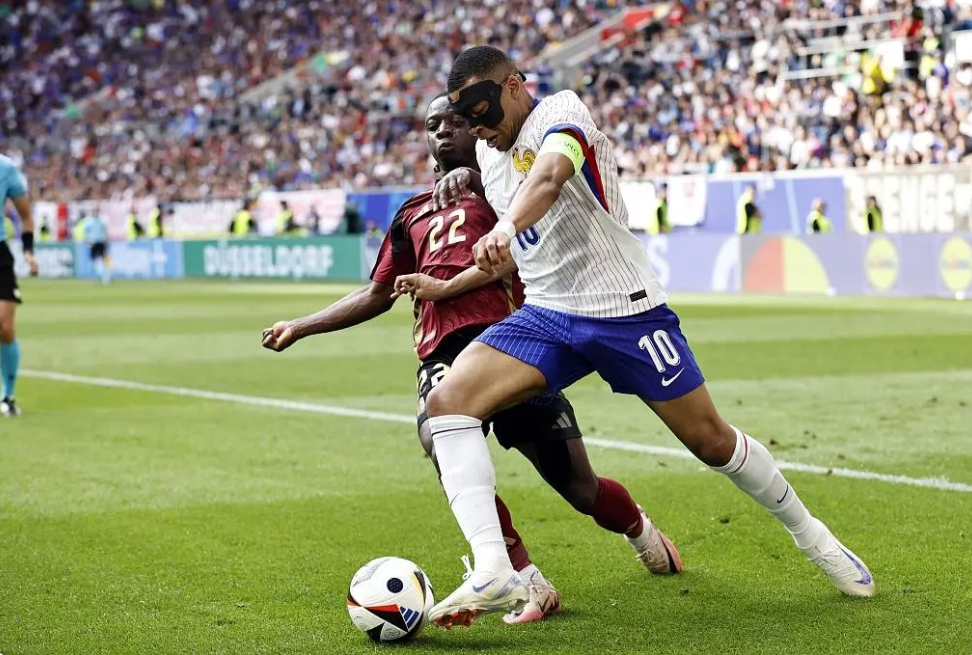 比利时队连续获胜晋级引发热议