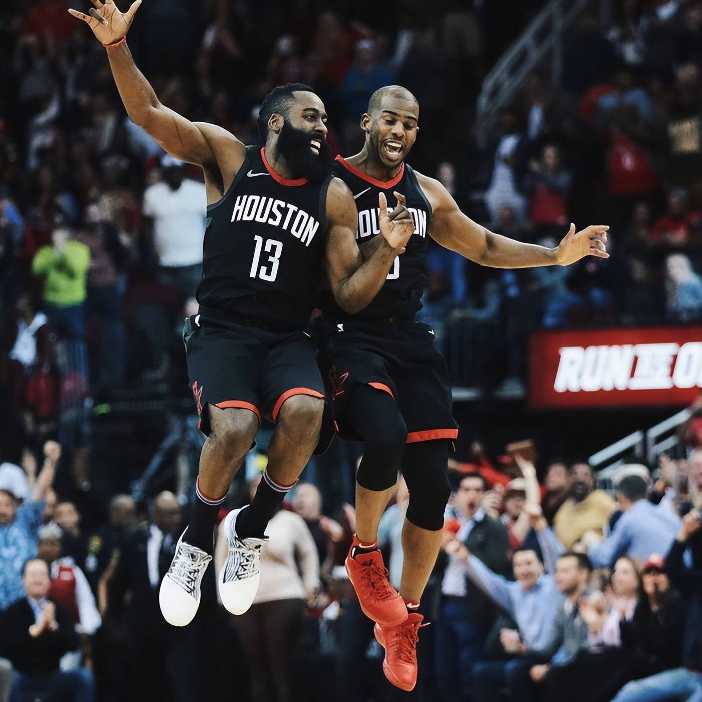 火箭客场完胜快船，哈登再砍50+的简单介绍