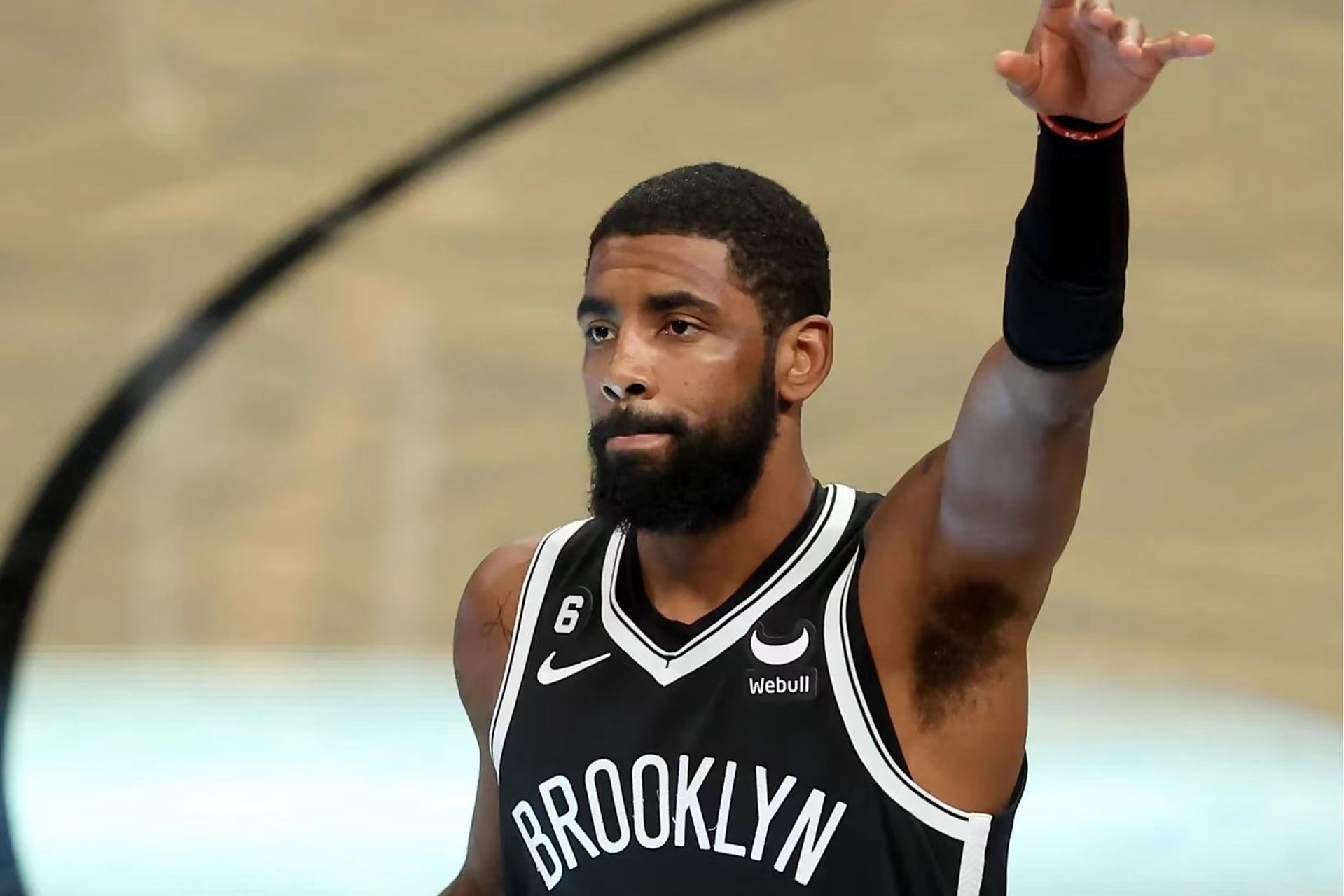 包含篮网搏杀公牛，欧文狂勇砍30分的词条