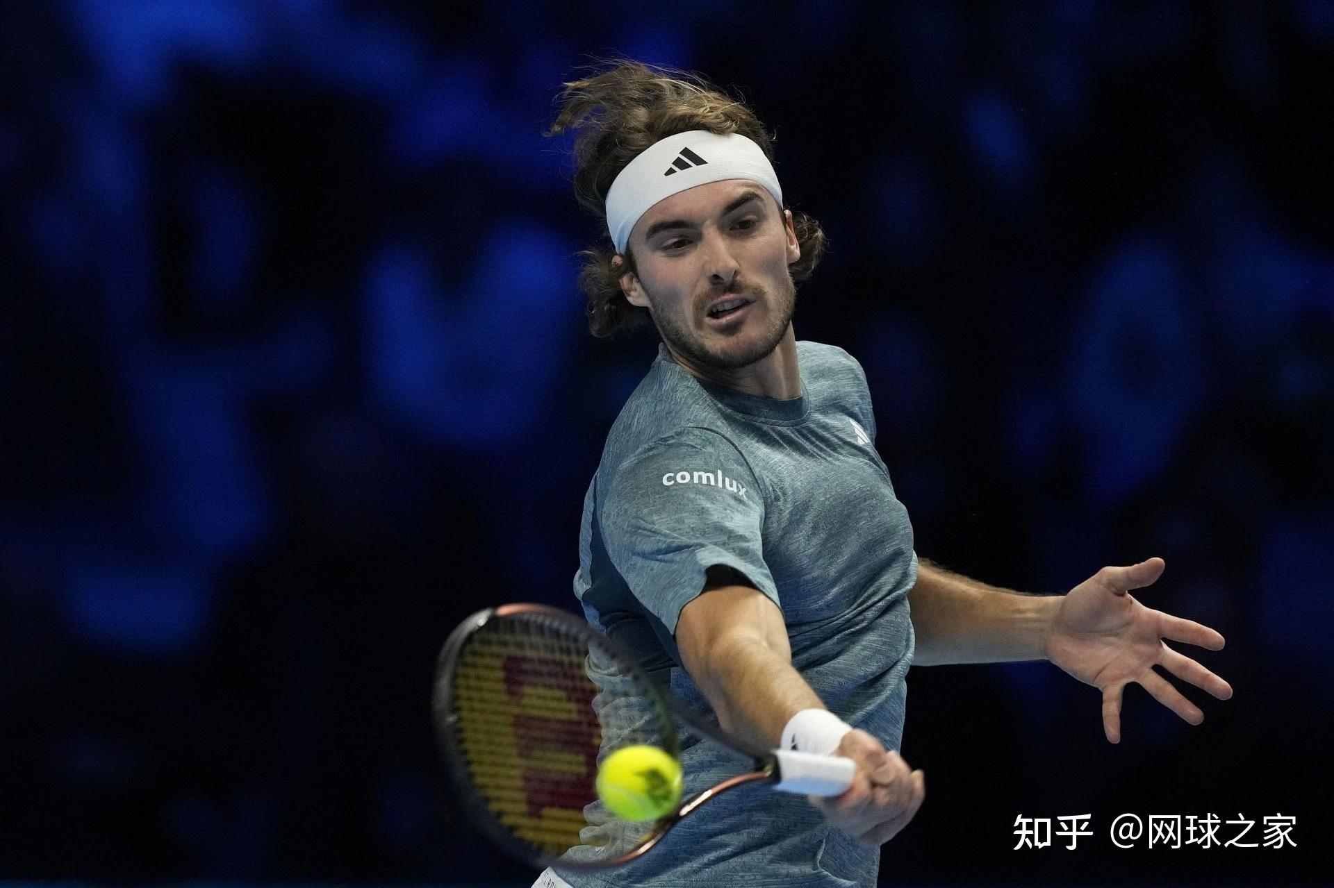 包含世界网球队力克英国网球队，西西帕斯打破历史纪录的词条