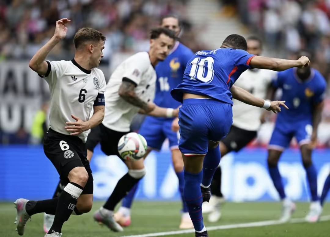 包含欧洲杯战术调整奏效，成功扭转局势的词条