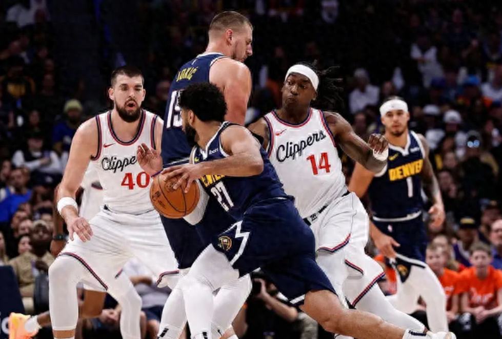 掘金翻盘上海队，约基奇带队取胜