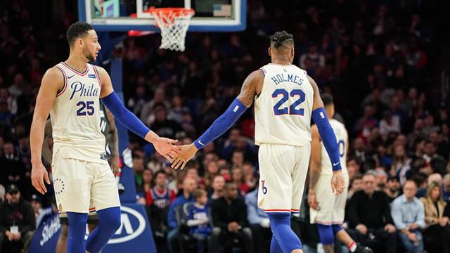 76人对阵热火,克莱关键战不手软 76人对阵热火,克莱关键战不手软