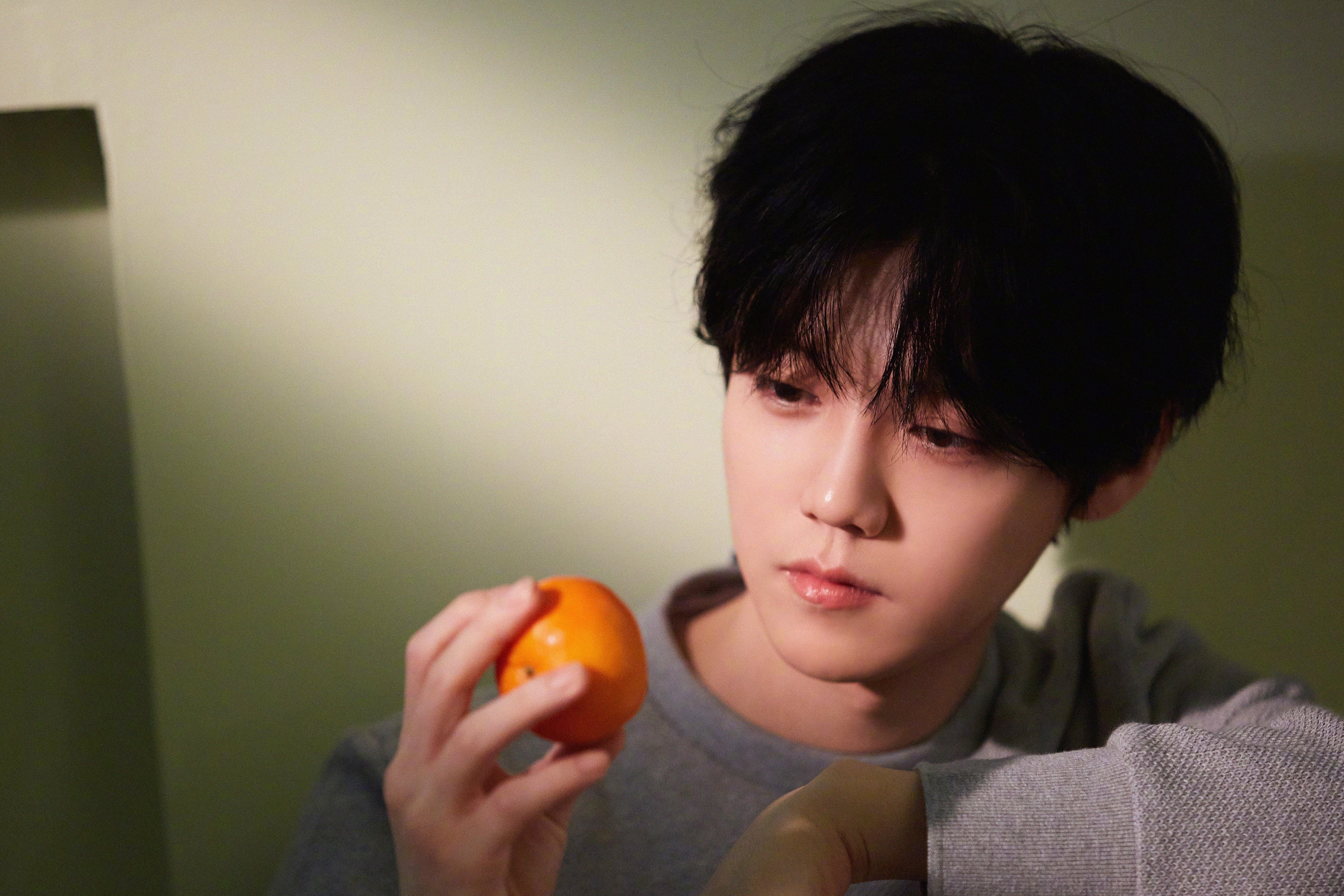 内马尔魔幻舞步撕裂防线，佛罗伦萨艺术足球斩落冰岛钢铁之师